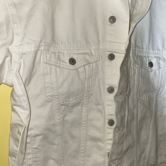 New white jean jacket - Picture 3 of 3